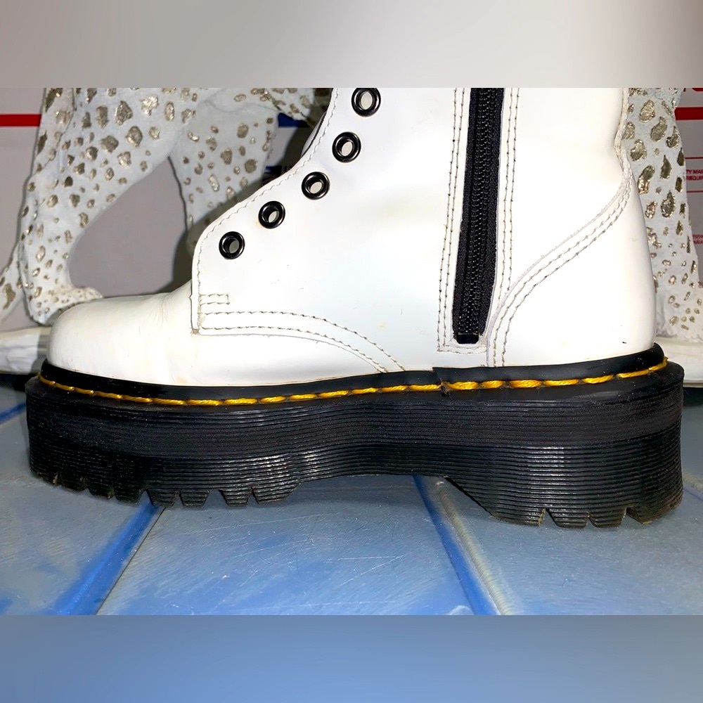 DR MARTENS WHITE JADON BOOT SMOOTH LEATHER PLATFORMS LADIES SIZE 5 US - Picture 8 of 16